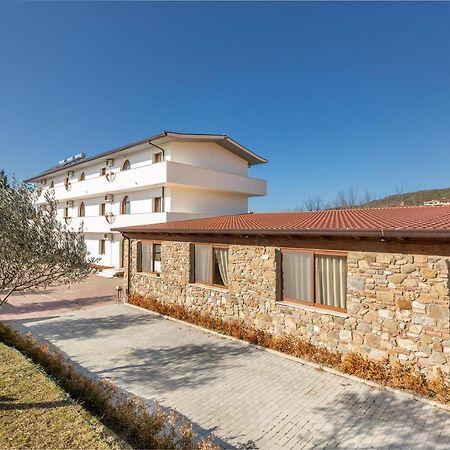 Fushe-Drac Hotel San Pietro Martin מראה חיצוני תמונה
