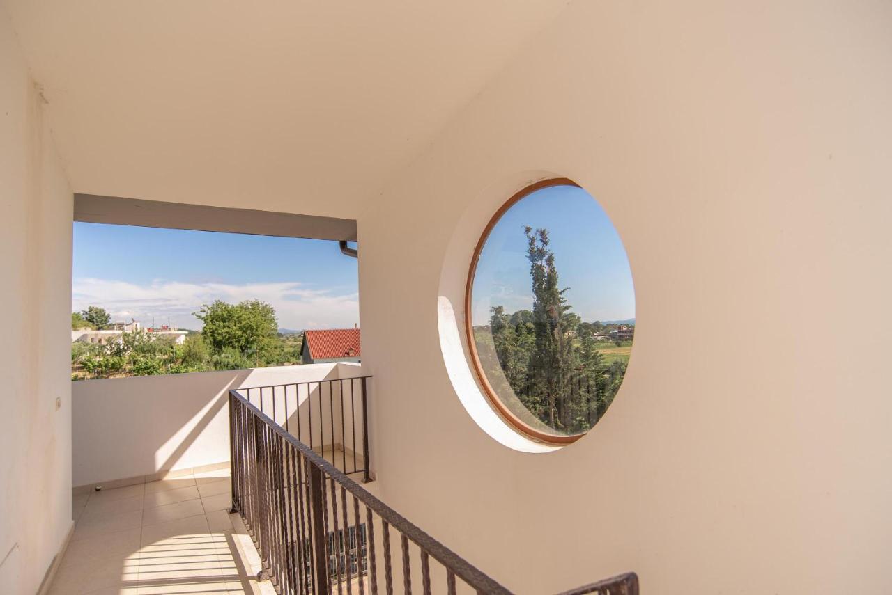 Fushe-Drac Hotel San Pietro Martin מראה חיצוני תמונה