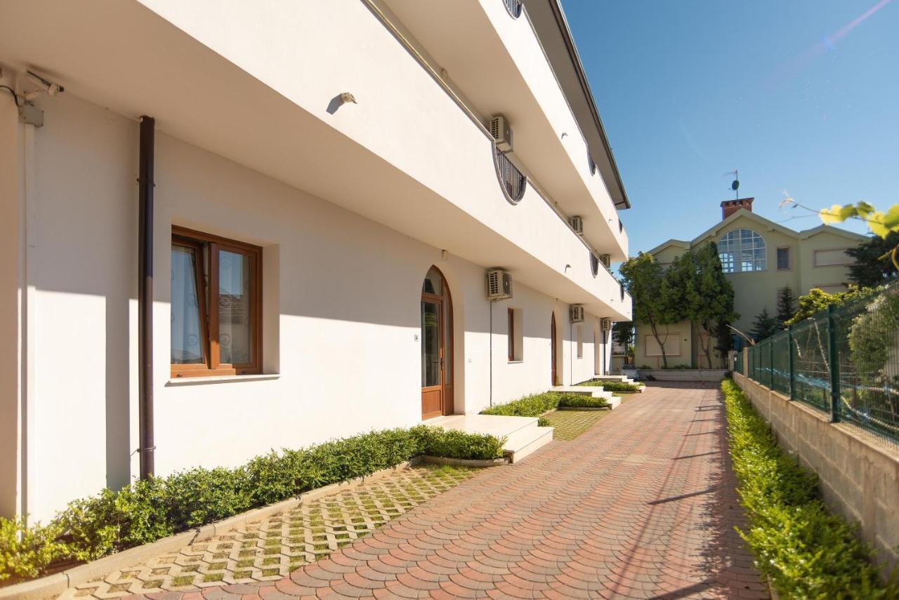 Fushe-Drac Hotel San Pietro Martin מראה חיצוני תמונה