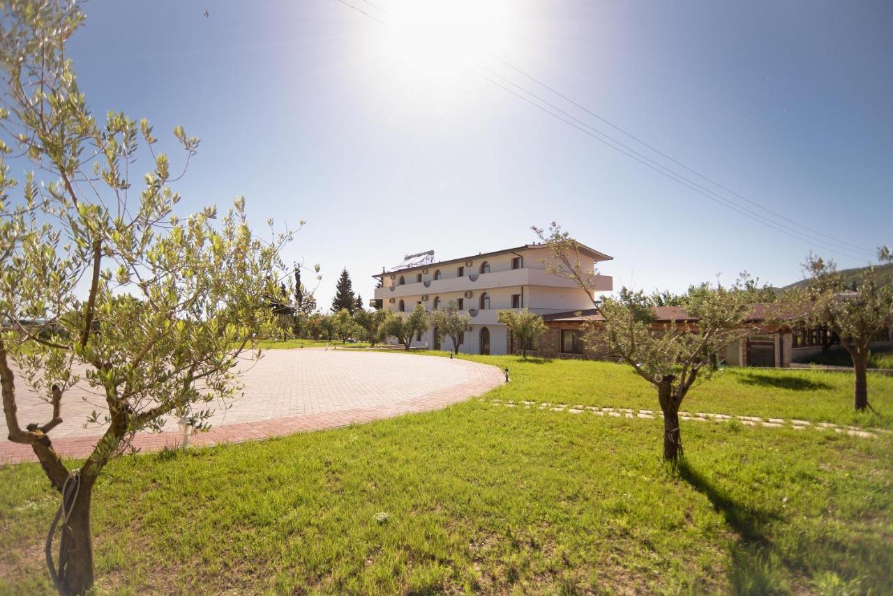 Fushe-Drac Hotel San Pietro Martin מראה חיצוני תמונה