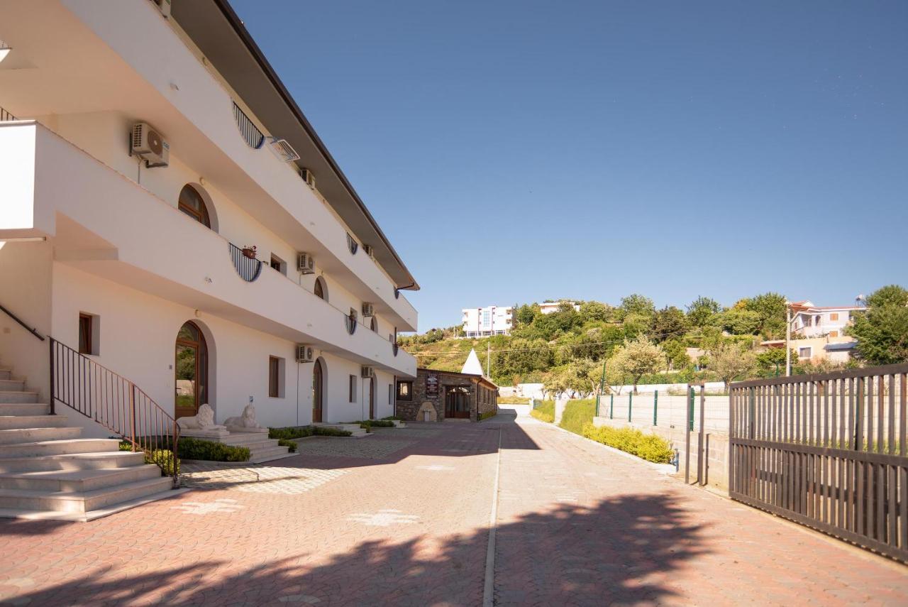 Fushe-Drac Hotel San Pietro Martin מראה חיצוני תמונה